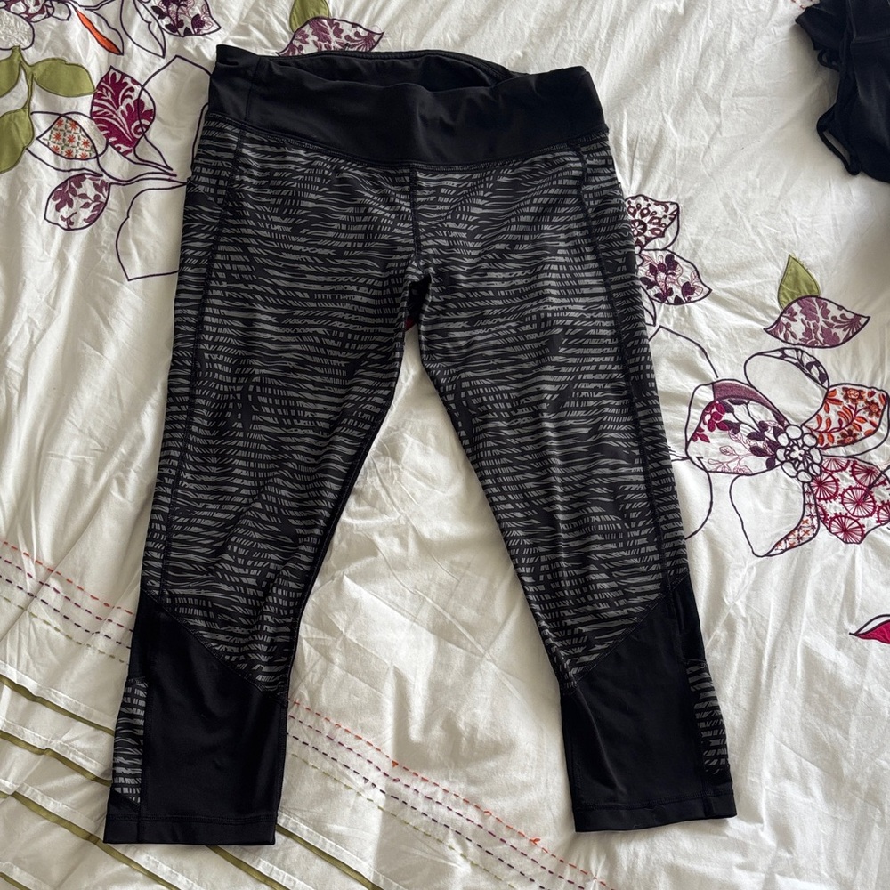 Lululemon Athletica Black Patterned Leggings